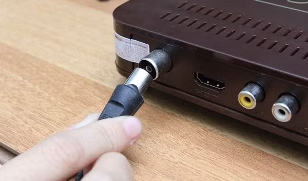 Có 4 thiết bị nên rút phích cắm khi không sử dụng - Hình 2 Co 4 thiet bi nen rut phich cam khi khong su dung-Hinh-2