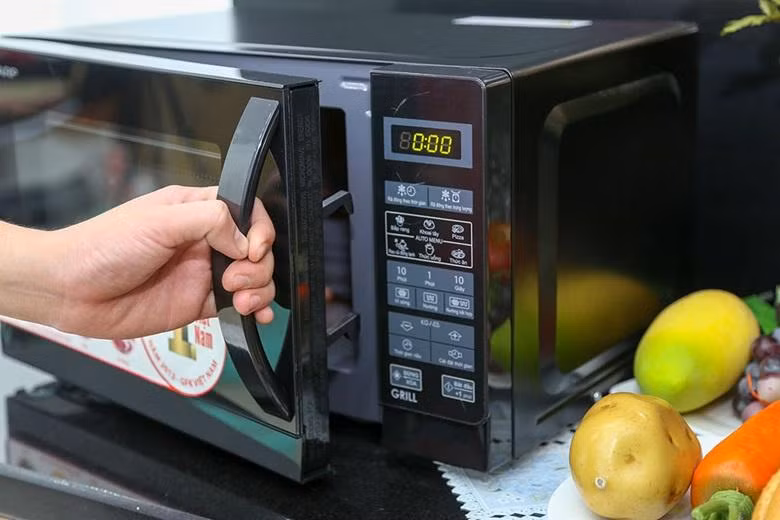 Có 4 thiết bị nên rút phích cắm khi không sử dụng - Hình 4 Co 4 thiet bi nen rut phich cam khi khong su dung-Hinh-4
