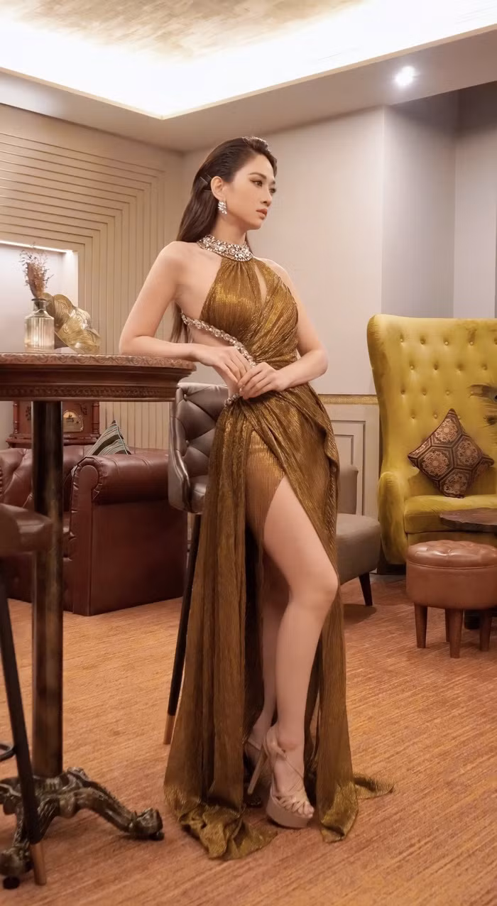 Lê Bống gây xúc động khi chia sẻ hành trình 'vịt hóa thiên nga' - Hình 5 Le Bong gay xuc dong khi chia se hanh trinh 'vit hoa thien nga'-Hinh-5