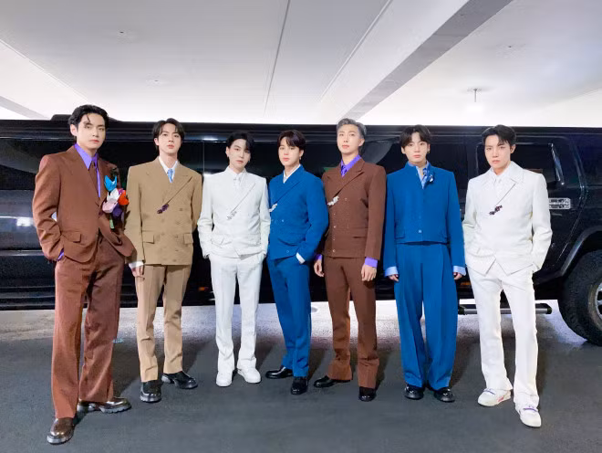 Hé lộ thu nhập của ông trùm thầm lặng đứng sau sự thành công của BTS He lo thu nhap cua ong trum tham lang dung sau su thanh cong cua BTS