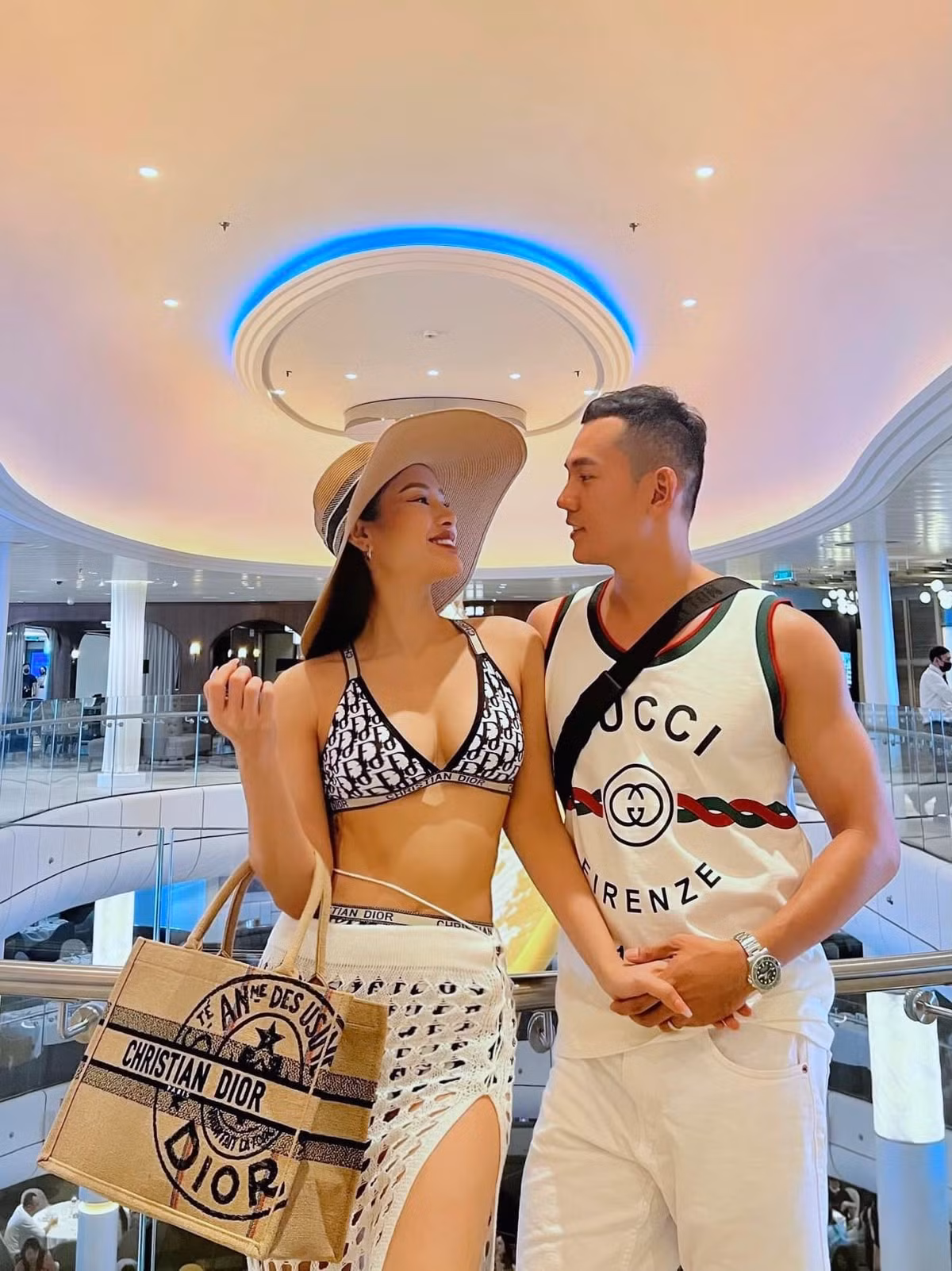 Loạt mỹ nhân Việt nóng bỏng với bikini - Hình 4 Loat my nhan Viet nong bong voi bikini-Hinh-4