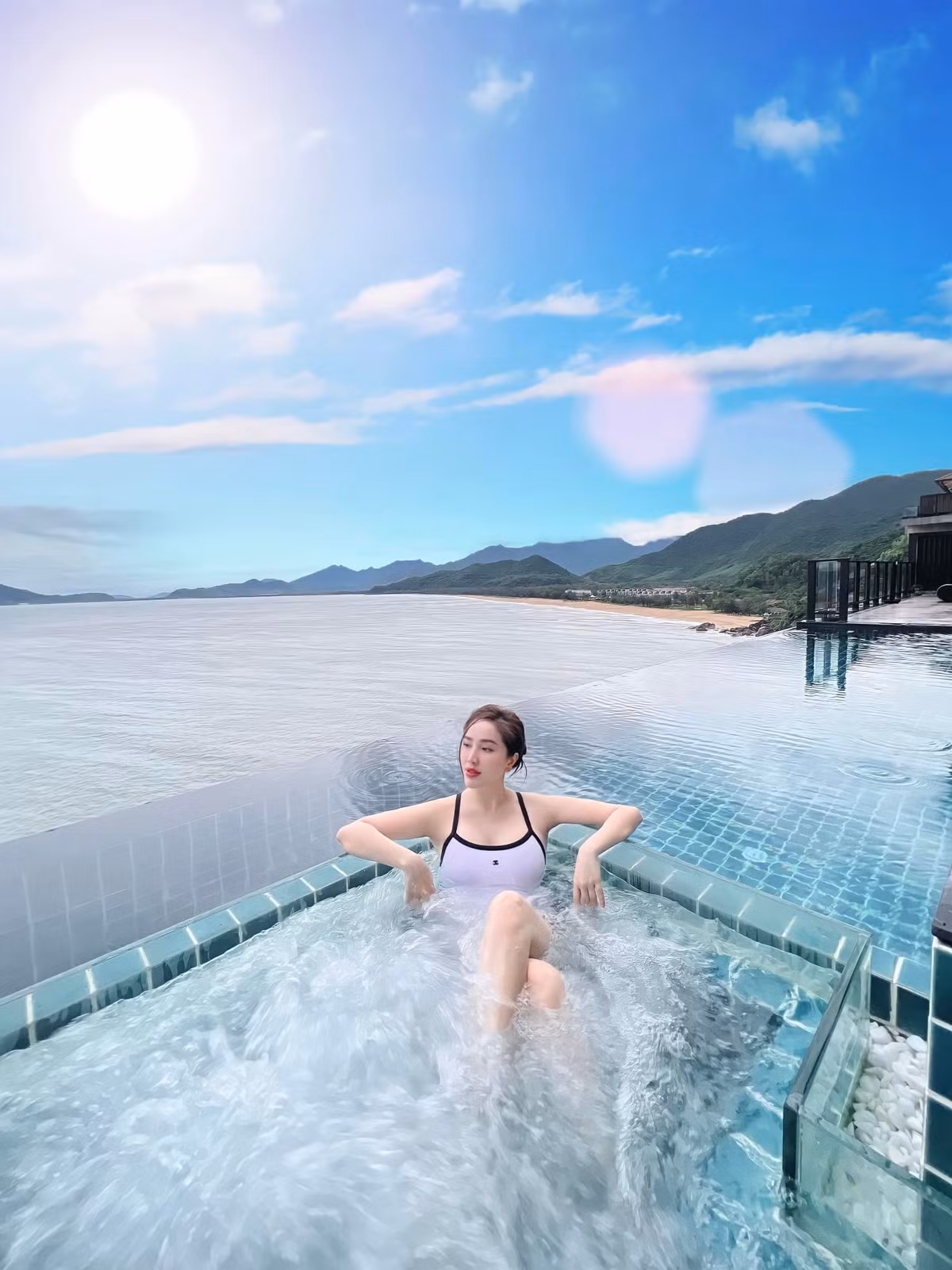 Loạt mỹ nhân Việt nóng bỏng với bikini - Hình 3 Loat my nhan Viet nong bong voi bikini-Hinh-3
