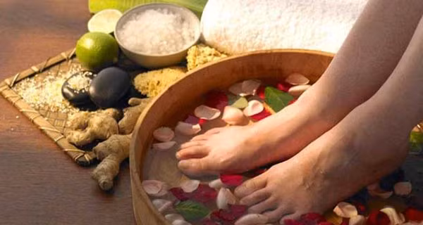 Phụ nữ trước khi ngủ làm 6 việc này sẽ ngày càng trẻ khỏe Phu nu truoc khi ngu lam 6 viec nay se ngay cang tre khoe
