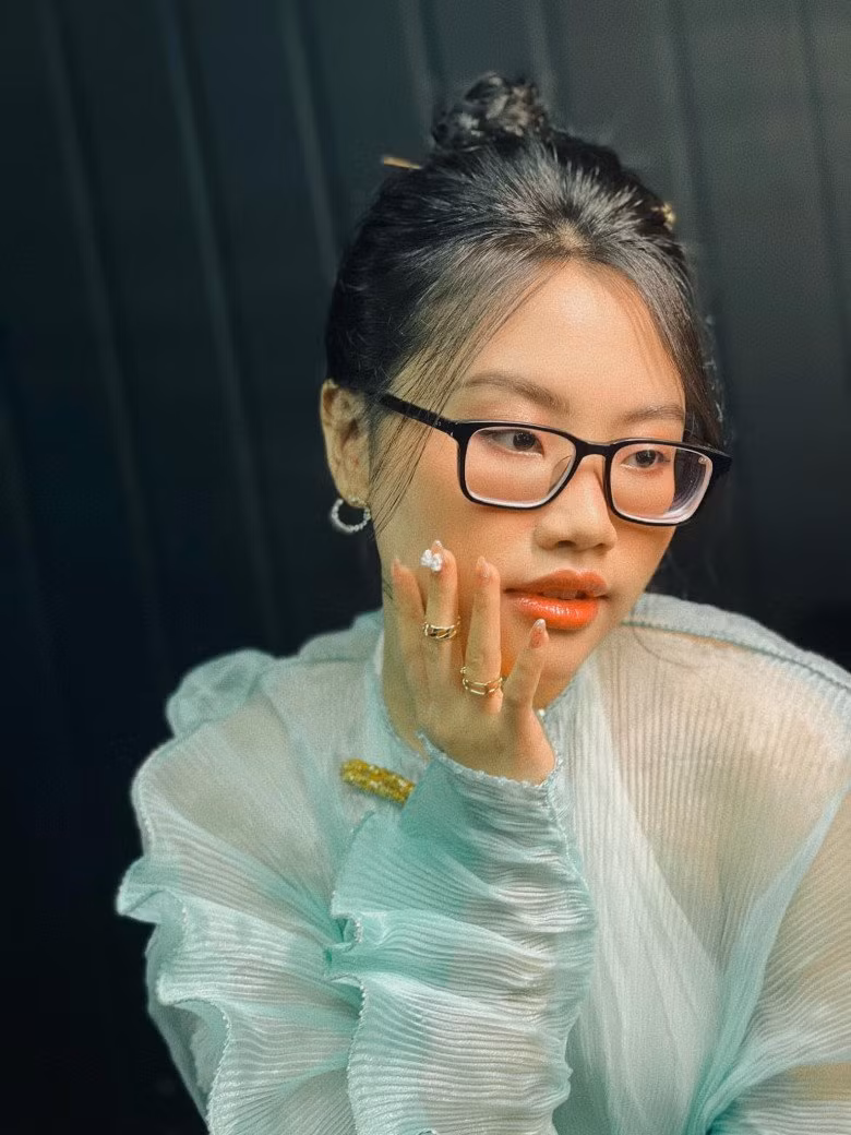 Phương Mỹ Chi bỗng hóa mặn mà nền nã như quý cô - Hình 2 Phuong My Chi bong hoa man ma nen na nhu quy co-Hinh-2