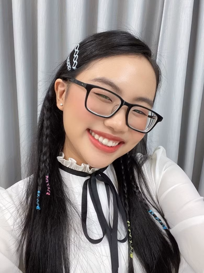 Phương Mỹ Chi bỗng hóa mặn mà nền nã như quý cô - Hình 10 Phuong My Chi bong hoa man ma nen na nhu quy co-Hinh-10