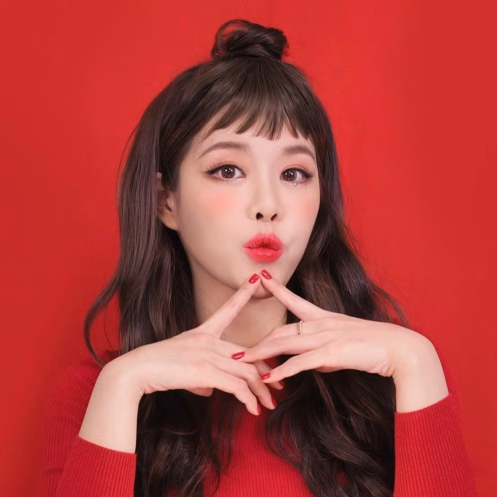Dan ong dao hoa nhin long may, dan ba dao hoa nhin dau de nhan ra?