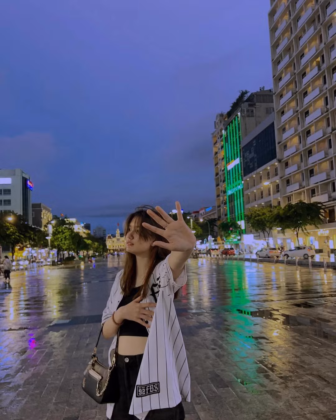 Dang Van Lam khoe anh bo me ve Viet Nam sau 10 nam-Hinh-2