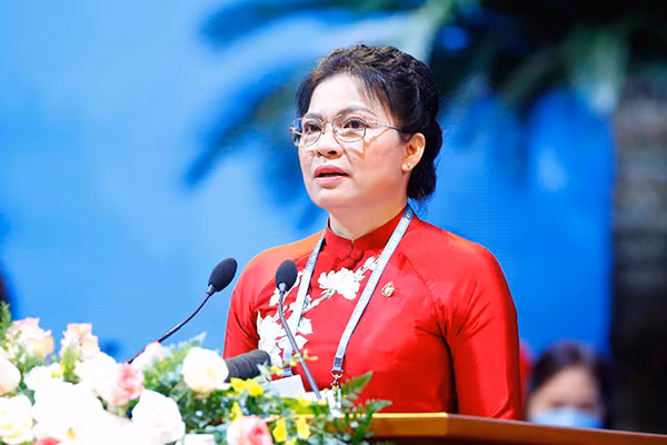 Ba Ha Thi Nga tai dac cu Chu tich Hoi Lien hiep phu nu Viet Nam