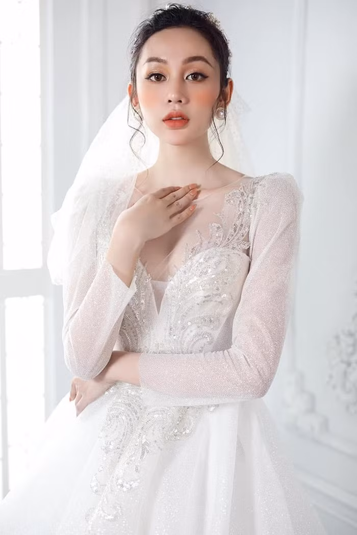 Mỹ nhân chuyển giới diện váy cưới: Lâm Khánh Chi 'lồng lộn' - Hình 13 My nhan chuyen gioi dien vay cuoi: Lam Khanh Chi 'long lon'-Hinh-13