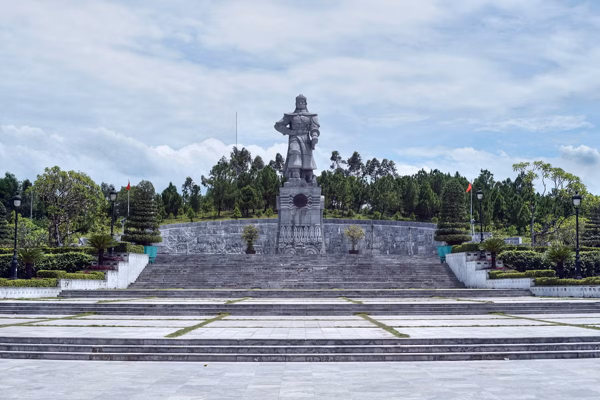 Khi len ngoi, vua chua Viet da 