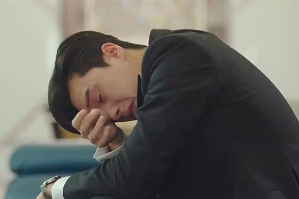 Sau khi ly hon, vo cu den mung sinh nhat me toi