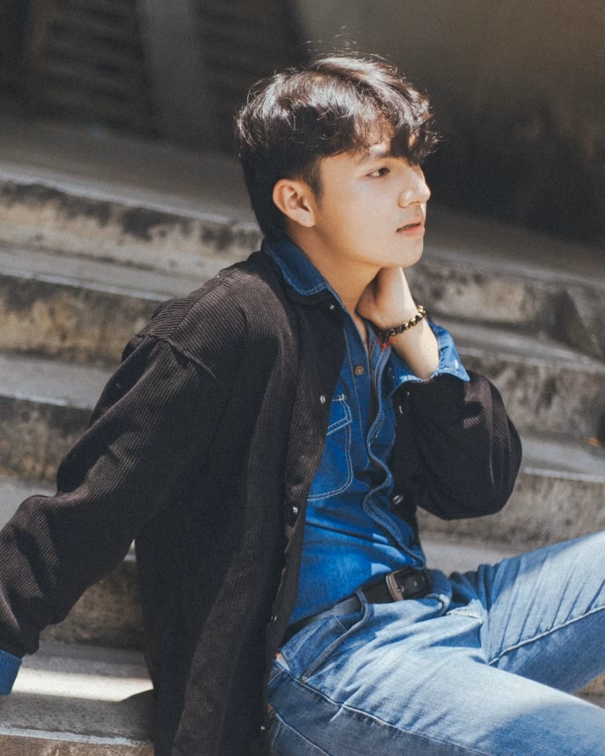 Nam sinh truong San khau tao buoc chuyen minh manh me