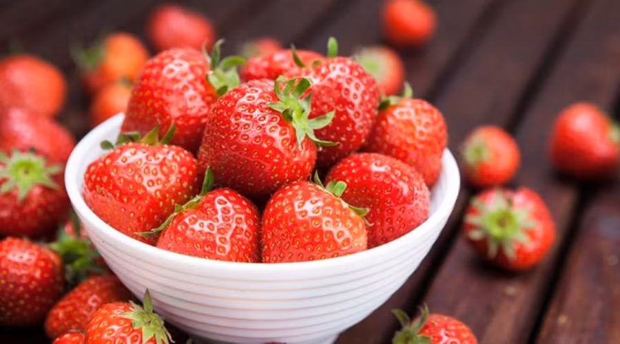 Đừng chỉ uống nước cam: 10 loại rau quả này cực kỳ giàu vitamin C - Hình 2 Dung chi uong nuoc cam: 10 loai rau qua nay cuc ky giau vitamin C-Hinh-2