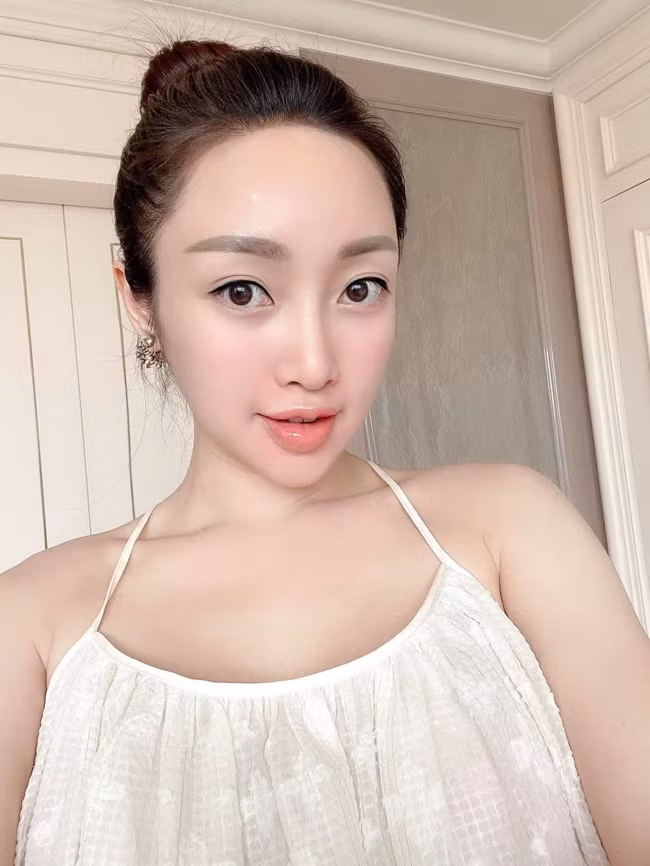Gương mặt trẻ trung, không tì vết của Lý Thùy Chang.