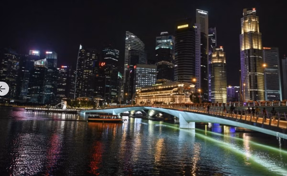 New York, Singapore dung dau cac thanh pho dat do nhat the gioi