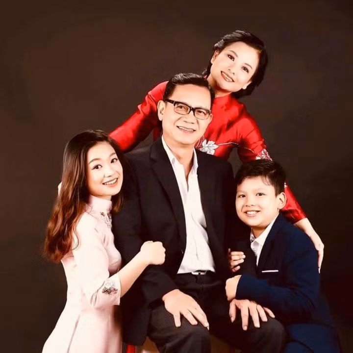 It ai biet 3 cap sao Viet nay la vo chong ngoai doi vi qua kin tieng-Hinh-3