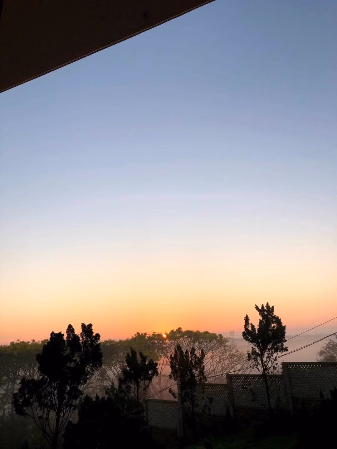 Ngoi nha o pho nui, lap lo sau nhung rang tung xanh-Hinh-14
