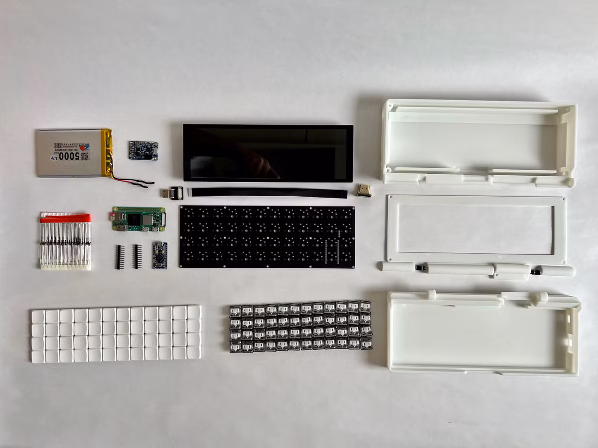 Theo tham khảo, màn hình của Penkēsu có giá 79 USD, các loại adapter HDMI có giá 12 USD. Trong khi đó, giá của máy tính Raspberry Pi Zero 2 W là 15 USD, viên pin dao động từ 5-10 USD, keycap và các mạch cần thiết là 50 USD, chưa tính chi phí mua máy in 3D.