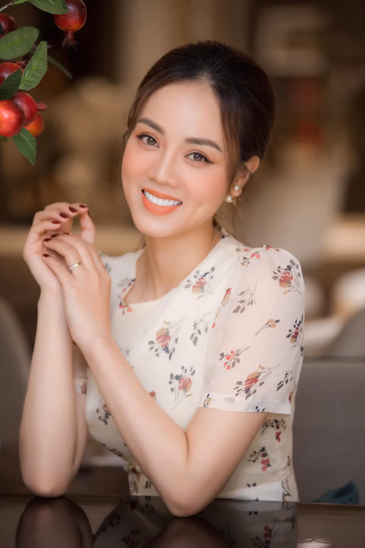 Cuộc đời 3 cô gái trẻ đẹp có chồng nổi tiếng showbiz Việt - Hình 5 Cuoc doi 3 co gai tre dep co chong noi tieng showbiz Viet-Hinh-5
