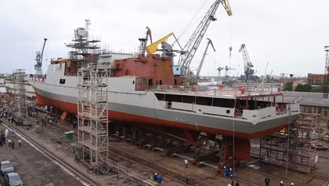 Tàu hộ vệ tên lửa đa năng Project 11356M đang được đóng.