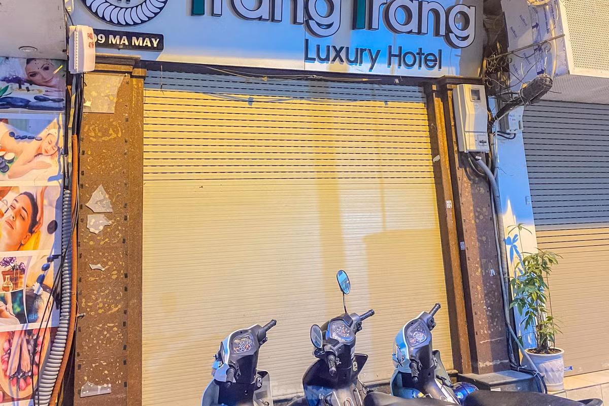 Nhiều chủ khách sạn cho biết, do dừng hoạt động quá lâu trong khi chi phí thuê mặt bằng khu vực phố cổ lại quá cao, vì thế chủ cơ sở đã phải trả lại mặt bằng do không thể duy trì thêm.