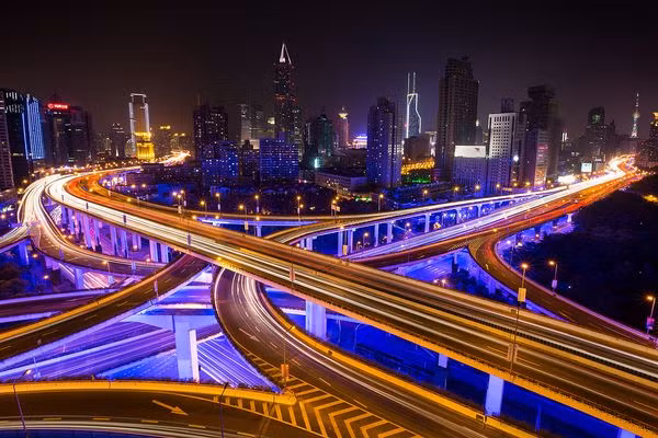 Đường cao tốc Thượng Hải rực sáng rực rỡ.