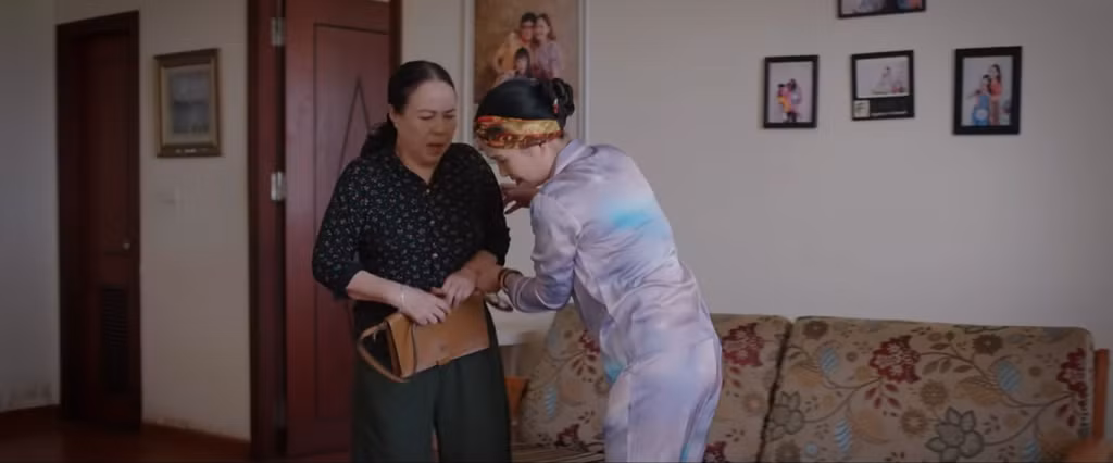 Diem danh nhung cap thong gia “ngo hep” tren man anh Viet-Hinh-4