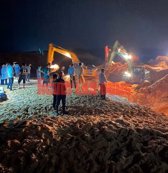 Sập mỏ titan ở Bình Thuận: 1 người chết, đang tìm kiếm 3 người khác Sap mo titan o Binh Thuan: 1 nguoi chet, dang tim kiem 3 nguoi khac