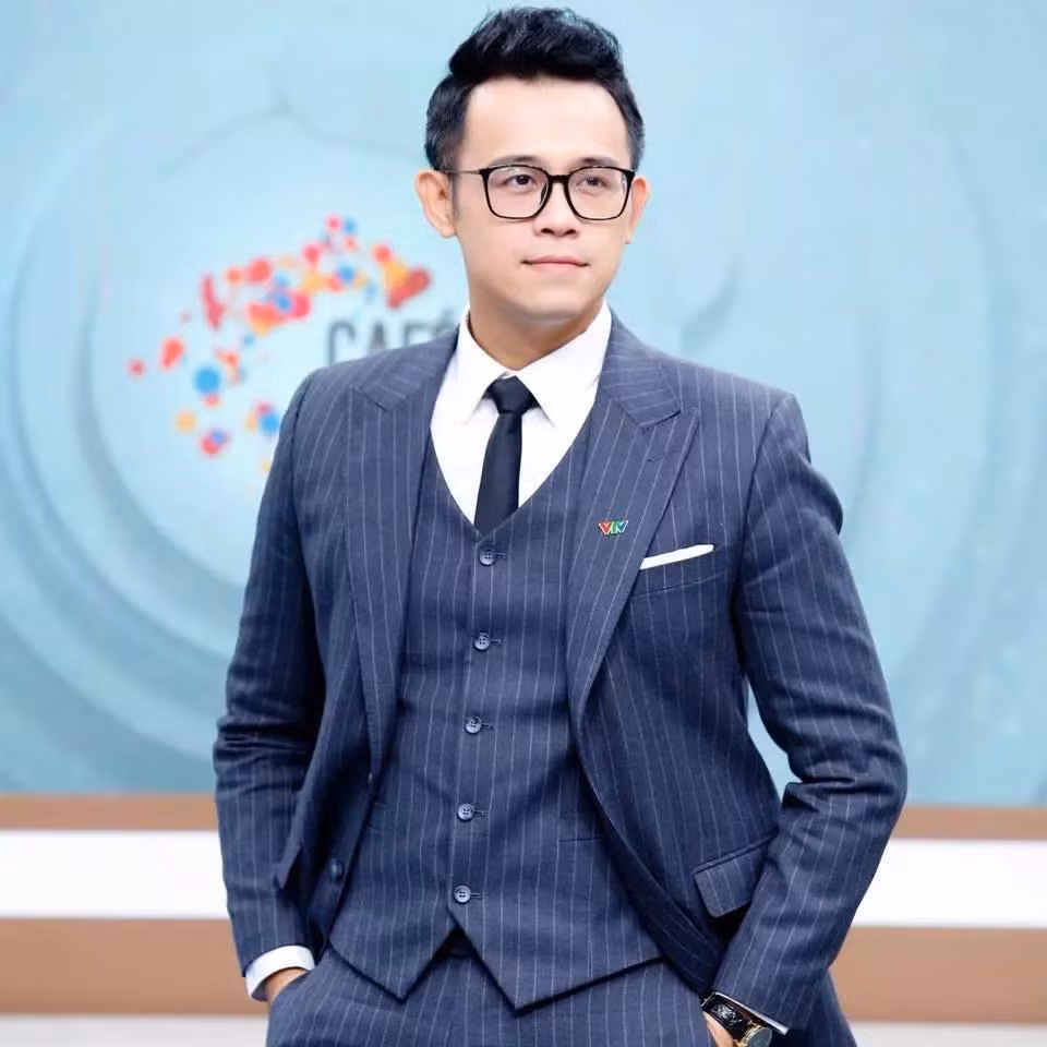Danh tinh MC noi tieng VTV dan dam cuoi Hoa hau Do My Linh-Hinh-8