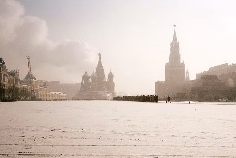Tuyết phủ trắng Quảng trường Đỏ vào mùa đông, Moscow thập niên 1980. Ảnh: Dawn Farrell.