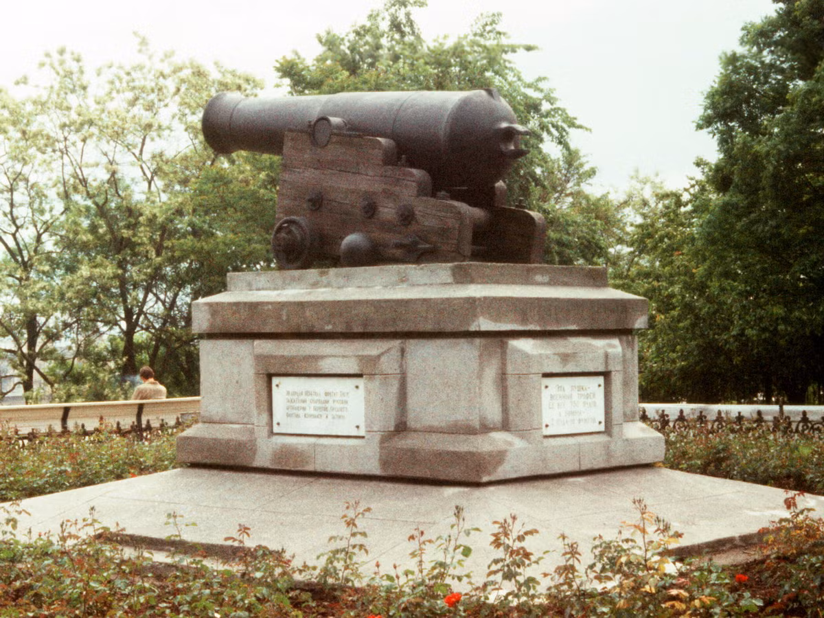 Khẩu đại bác của Anh quốc, một hiện vật lịch sử từ cuộc chiến tranh Krym (1853-1856) được trưng bày tại Odessa.