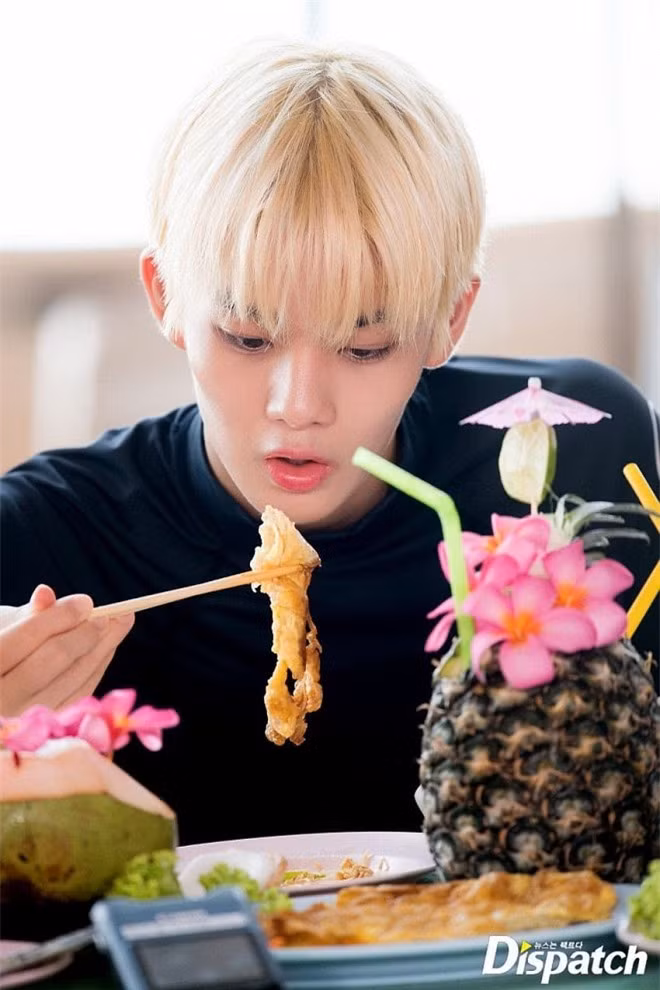 Bae Jinyoung (CIX) bị dị ứng với tôm. Nếu ăn chúng, lưỡi của nam idol bắt đầu sưng, đau và ngứa.