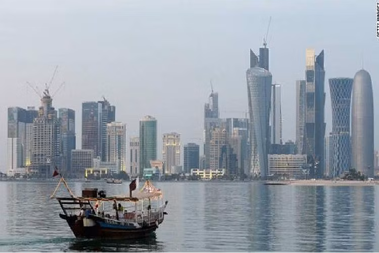 3.Qatar: Với GPD đầu người hơn 93.000 USD, Qatar đứng vị trí thứ 3. Đây là đất nước giàu có, với những tòa nhà chọc trời.