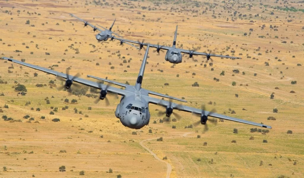 Lockheed Martin C-130 Hercules là loại máy bay vận tải chiến thuật hạng trung hoạt động trong không quân Mỹ và lực lượng vũ trang nhiều quốc gia khác trên thế giới.