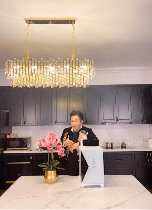 Minh Quan mo cua khoe nha moi cai tao don Tet khien fan xuyt xoa