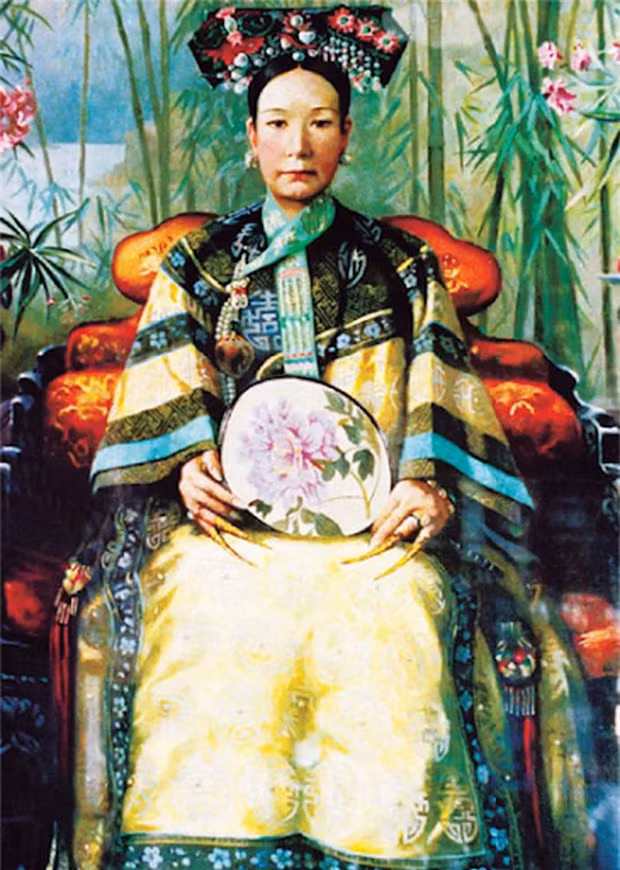 Ai la nguoi ve buc chan dung dau tien cua Tu Hi Thai hau?-Hinh-6