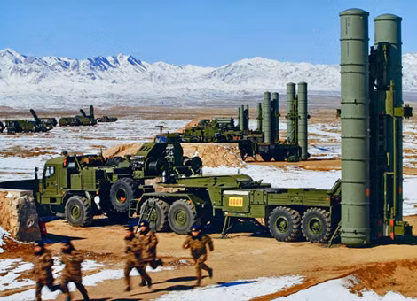 Quân đội Trung Quốc tập trận với tên lửa S-300PMU2.