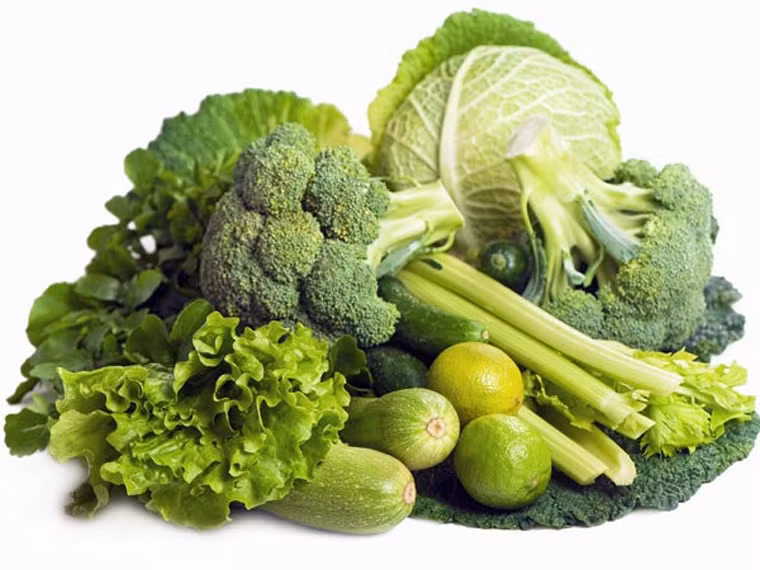 Rau xanh. Các loại rau như bina, cải xoăn chứa lượng lớn kẽm, vitamin và chất chống oxy hóa . Trong khi đó, những chất này rất có lợi trong việc đảm bảo duy trì hệ tiêu hóa khỏe mạnh.