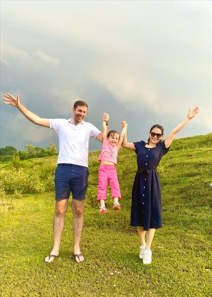 Lan Phương lộ diện sau khi khỏi Covid-19, nhan sắc tuổi 39 gây sốt - Hình 3 Lan Phuong lo dien sau khi khoi Covid-19, nhan sac tuoi 39 gay sot-Hinh-3