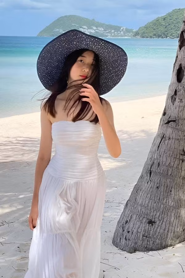Nhan sac con gai cua Hoa hau Nguyen Thi Huyen: Yeu kieu khong thua kem me-Hinh-5