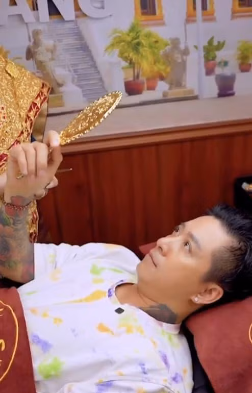 Duy Mạnh - Tuấn Hưng mở cung môi, sửa chân mày phong thủy? - Hình 6 Duy Manh - Tuan Hung mo cung moi, sua chan may phong thuy?-Hinh-6