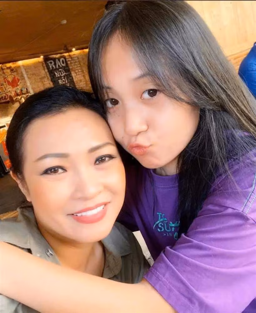 Năm 2005, Phương Thanh gây bất ngờ khi chia sẻ hình ảnh con gái Bùi Hà Nghi Phương (bé Gà) và thông tin cô không lập gia đình. Đến năm 2016, Phương Thanh công khai bố của con gái, cũng là lúc anh ra đi mãi mãi.