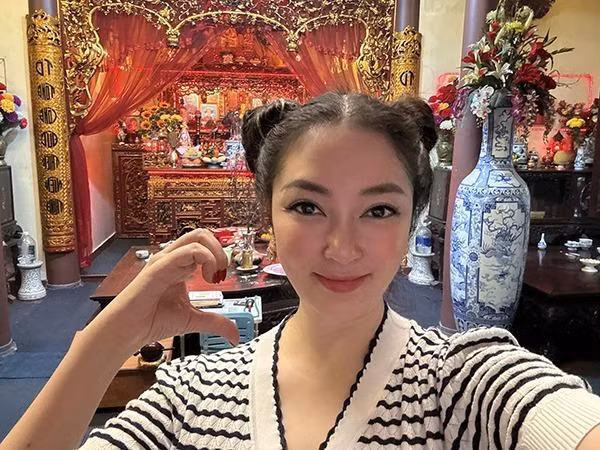 Mỗi lần xuất hiện, Nguyễn Thị Huyền đều được khán giả yêu mến, khen ngợi vì cô vẫn giữ được nhan sắc trẻ đẹp.
