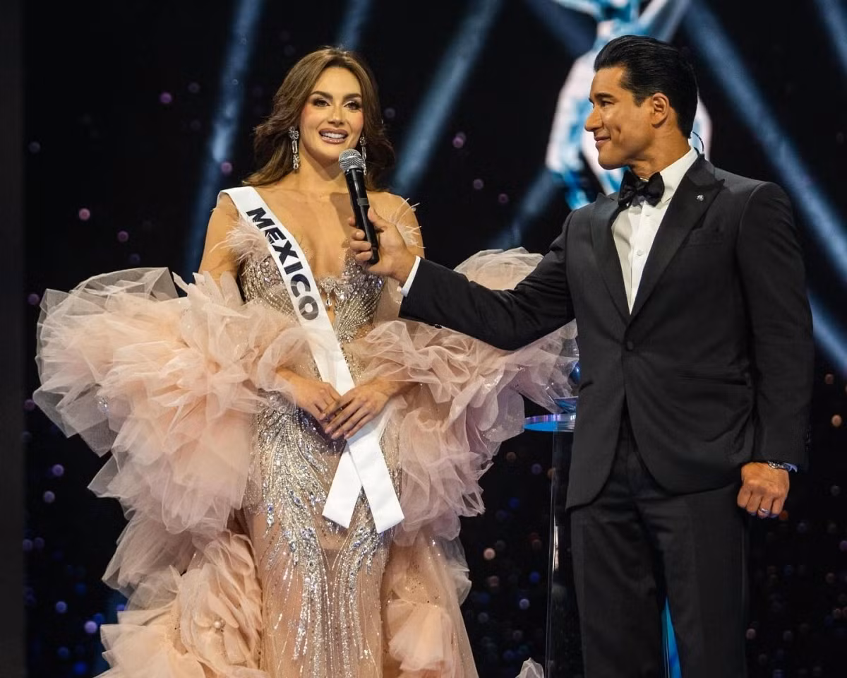 Vị trí á hậu 2 thuộc về người đẹp đến từ Mexico - María Fernanda Beltrán. Trong phần thi ứng xử, cô nhận được câu hỏi: "Điều gì giúp bạn vượt qua những khoảnh khắc khó khăn?". Cô trả lời: "Đó chính là mẹ tôi. Bà là người đã chống chọi và vượt qua ung thư. Tôi có mặt ở đây để đại diện qua sự kiên cường và ý chí của bà. Tôi muốn là một nữ hoàng trong tim của nhiều người khác. Đó là điều tôi mong muốn trong cuộc thi này".