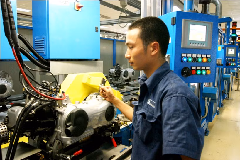 Mỗi năm, nhà máy động cơ này có thể sản xuất tới 300.000 động cơ