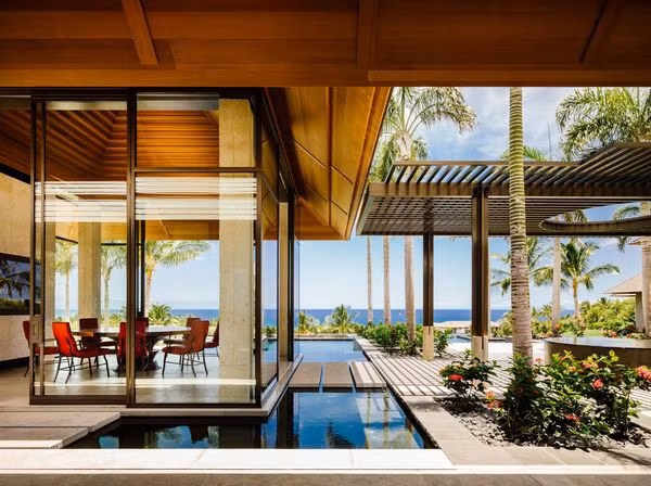 Thiết kế ngôi nhà được lấy cảm hứng từ hòn đảo Tahiti, nơi bà Huntington từng sinh sống khi còn nhỏ. Ảnh: Hawai'i Life.