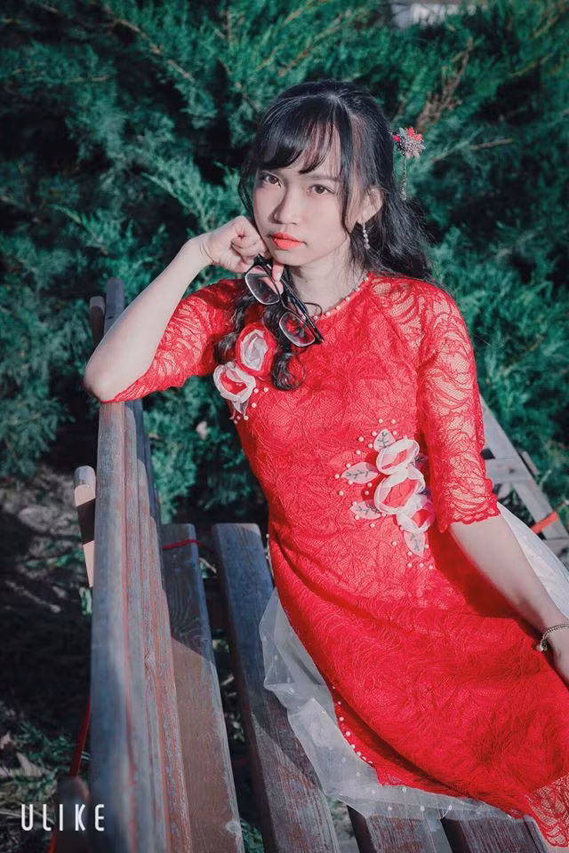 Du học sinh Việt tại LB Nga khoe duyên dáng áo dài - Hình 13 Du hoc sinh Viet tai LB Nga khoe duyen dang ao dai-Hinh-13