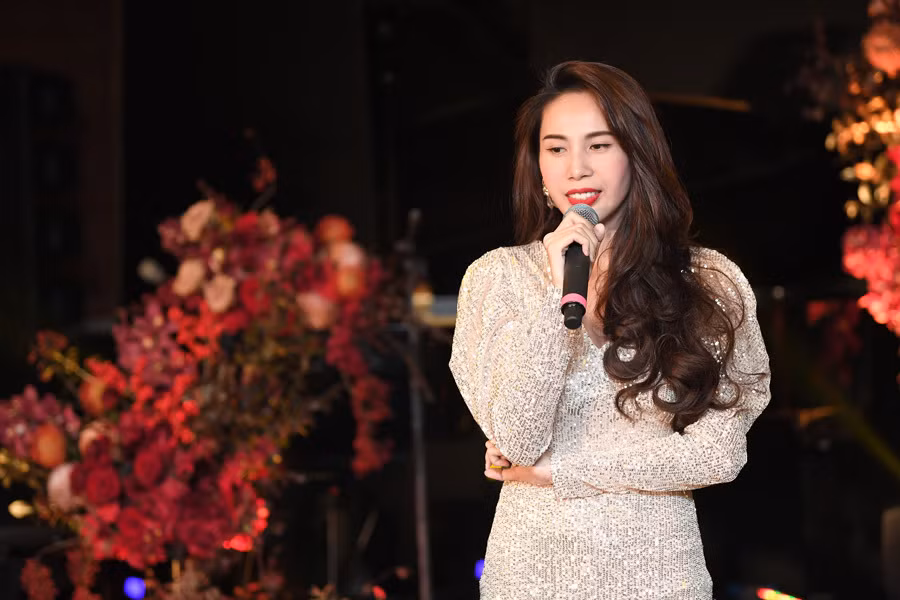 Trong sự kiện, Thủy Tiên được tôn vinh với những gì cô làm được cho đồng bào miền Trung vào mùa lũ vừa qua.