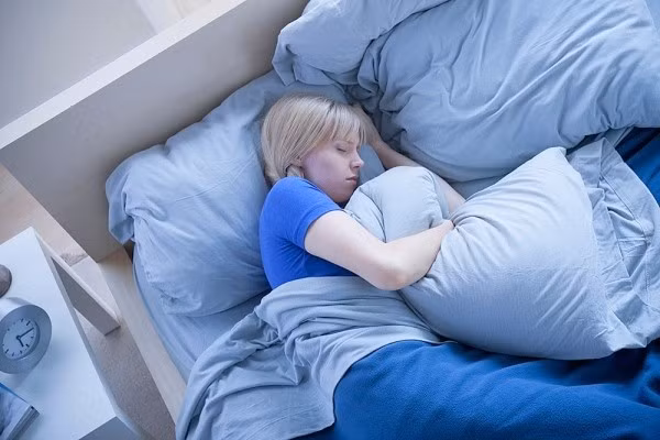 Nấm. Khi người ta thu thập đồ vật lấy từ 1000 ngôi nhà, họ đã tìm thấy hàng chục loại nấm trên các mẫu đồ vật. Trong khi các loại nấm là vô hại thì một loại nấm ký sinh trên gối có tên là aspergillus fumigatus thực sự là mối nguy hiểm tiềm tàng.