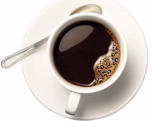 Thêm một chút dầu dừa vào tách café hoặc tách trà để dễ dàng tiêu thụ nó. Dầu dừa cho vào sữa nóng uống cũng rất ngon.